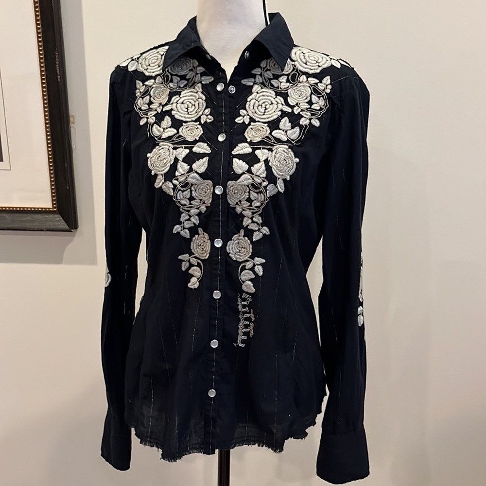 3J Workshop - Johnny Was - Embroidered Snap Shirt Large -fits like a med